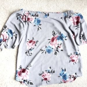♥️Bundle&Save♥Monteau Los Angeles Floral Print Top